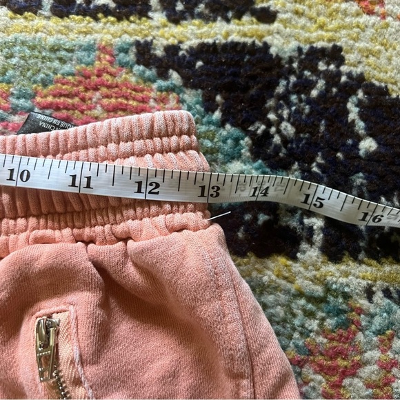 Blank NYC Shorts Women Terry Cloth Zip Pockets Elastic Waist Drawstrings Size S - Picture 3 of 5